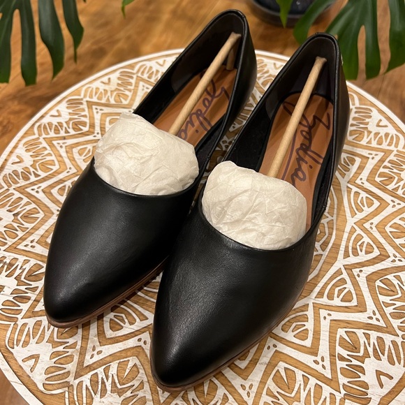 Zodiac Women’s Hill Flats, 7.5 M, Black Leather - Picture 2 of 8